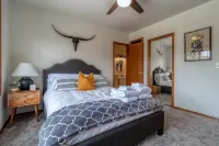 Stunning and spacious retreat w/ Heated pool and hot tub