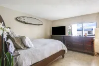 5min Walk to Jupiter Beach From this Cozy Condo