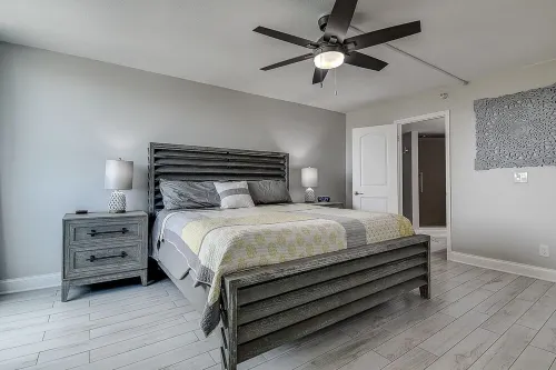 Enjoy beautiful sunsets from the top floor in this 2 bed,  2 bath condo!