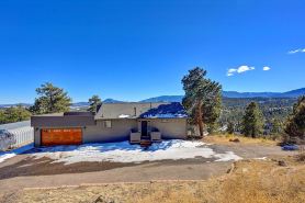 Wonderful Mountain Scenic Views with Freestanding Arcade