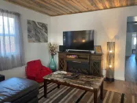 Adorable 4 Bedroom Getaway Hotels in Greybull