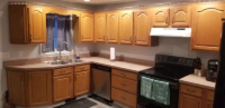 Toledo, lakeside home 3 bdrm sleep 7 on Lake Erie with 4 decksto choose from.