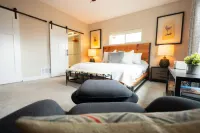 Luxury Home, Hot Tub, Child/Pet-Friendly, Cool Art