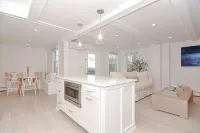 Arden House DT Mystic 3BR Lux Family Getaway