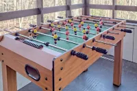 Cozy A-frame Tiny Home with Game room 3 Minutes to Lake Hartwell!