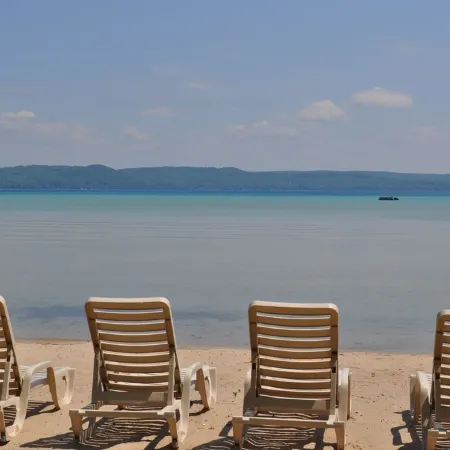 Beautiful On Big Glen Lake Sandy Beach!
