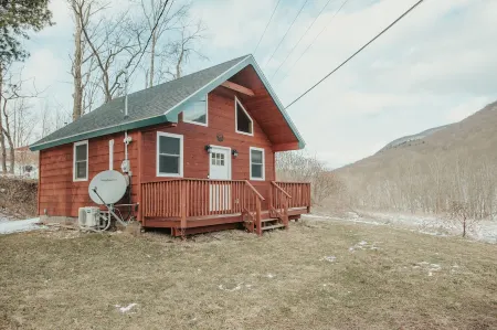 Mountainscape: Peaceful and Skiing Getaway. Pet-Friendly