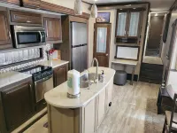 Cozy RV with WiFi and HVAC in Glendale/North Phoenix Luxury Fifth wheel camper