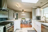 Cozy Cottage-breathtaking views w/hot tub