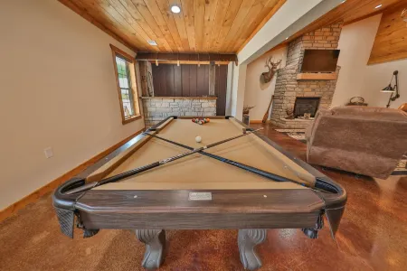 Spacious & serene country location  with cozy at home familiarity.