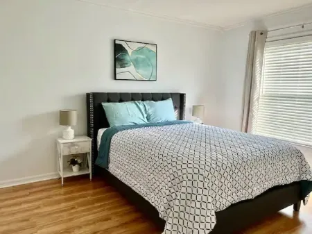 Dreamy Family Pool House Отели в г. Клермонт