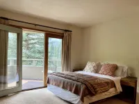 Fabulous location! Relax with River & Baldy views. 쏘투쓰 보태니컬 가든 주변 호텔