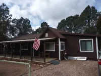 The cozy cabin, a quiet place to relax and have a pleasant time.