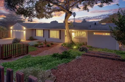 Monterey Bay Home Near Pebble Beach & Carmel with Putting Green & AC 3Bed 2 Bath