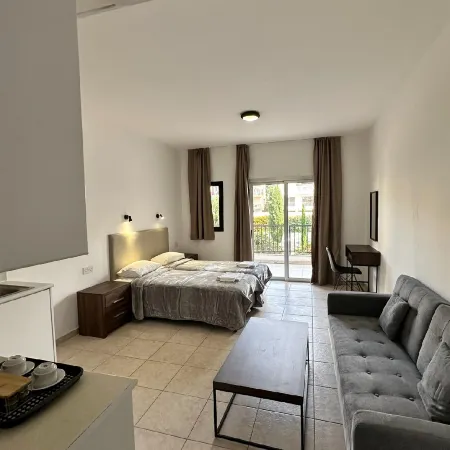 New York Plaza Hotel Apartments