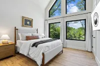 Welcome to The Yellowpine Retreat – Your Luxury Lakefront Retreat Lake Texoma Hotels in Sherman-Denison