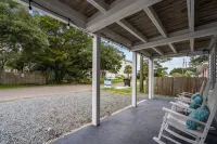 The Yellow Door is a 2 Bdrm 1 Bath Unit Sleeps 5 - Linens Included!
