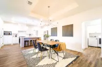 Chic New Build - 5 miles to Tech/Covenant/UHC - 2 miles to shopping!