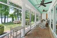 Waterfront oasis, tranquil masterpiece for relaxing and recreating beautifully