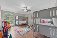 Spacious 5-bedroom w/Pool, in Grand Prairie near AT&T Stadium Overflow Church 주변 호텔