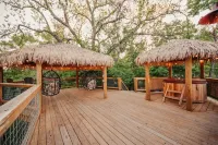 Love Bird Yurt/Cold A/C!! Hot Tub/Medina River/Couples Yurt/Close to Town!