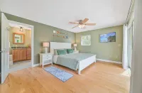 LaBelle Vie, "Riverfront Serenity Bamboo Trails on 3+ acres.