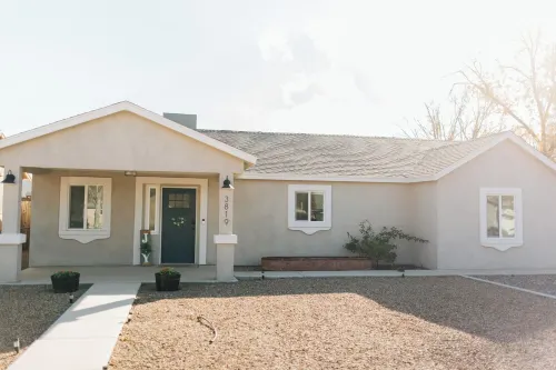 Pet & Family Friendly 3 Bedroom Home in Heart of Thatcher Hoteles en Thatcher