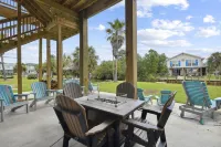 A Little Piece of Heaven-Waterfront-Views-Firepit-Family Friendly