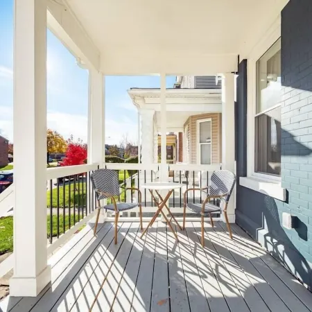 Downtown Columbus Historic Luxury Home - Sleeps 14, Near OSU & Convention Center