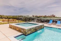 "Honey's Place" Waterfront Condo