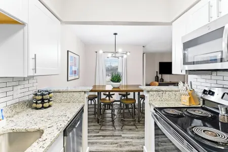 Perfect Arlington, Stadiums, Six Flags, and World Cup, Free Parking Location Отели рядом с достопримечательностью «Университет Техас в Арлингтон»