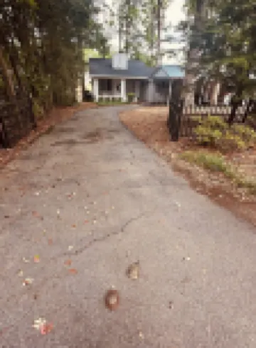 Remodeled Water-Front Lake Cottage with Dock! Kayaks Provided!