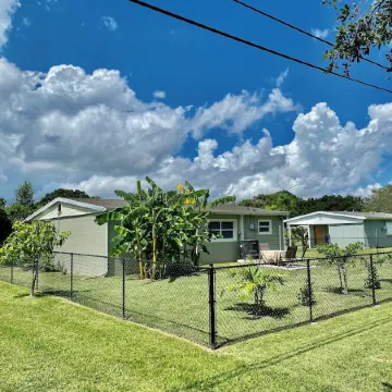 *1.5 mile 2 Beach * Cottage = "Aloe Vero"
