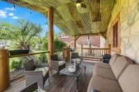 3 bedroom cottage, peaceful and private, with pool, fitness, flowers and nature