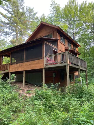 Quiet Sports Oasis-Wooded & Private