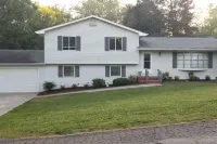 West Knoxville near I-40/Easy access to all Knoxville/Pet friendly/15 min to UT Hotels near West Knoxville Pediatrics