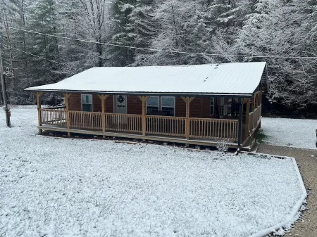 New! Yogi's Get Away in Red River Gorge- Big Yard.