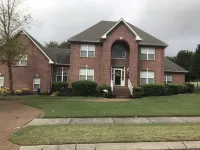 Upstairs Master Suite, 15 mins frm downtown Nashville No extra fees