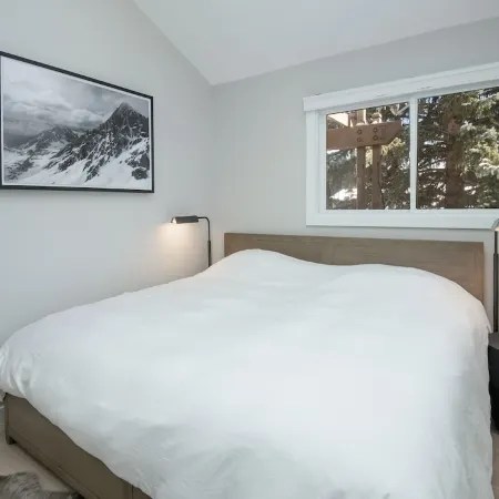 -New Listing- Fully Renovated, Avon 2/2 Condo: Walk To Ski Shuttle