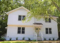Newly Remodeled 2 BR Townhome
