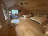 Quiet Sports Oasis-Wooded & Private Hotels in Lenroot