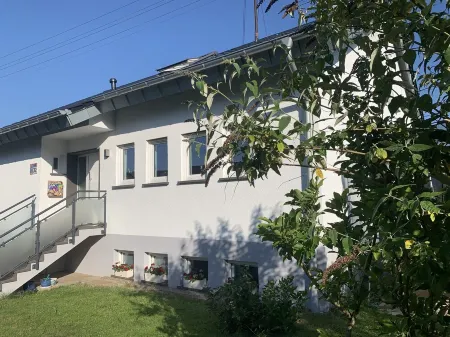 Stilvolles Ferienhaus, Ruhig und Dennoch Zentral Gelegen