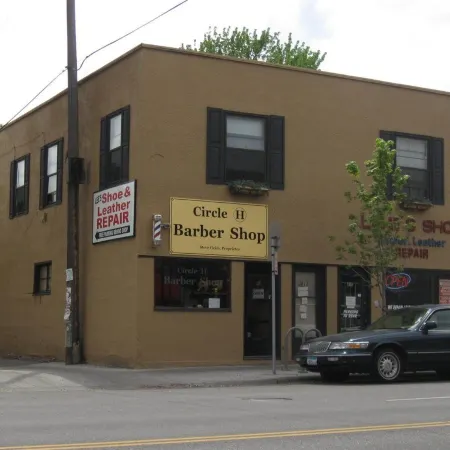 Great Uptown Apartment, Great Location! Suite#1