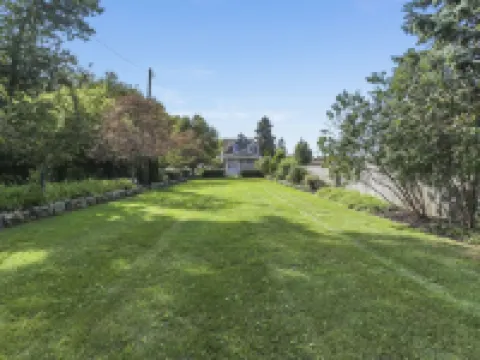 Hot Tub Relaxing Retreat. Large Group Gatherings! Business Travel. Hotel di Kenosha