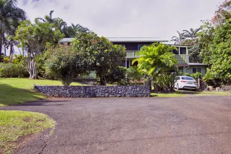 Fisher's Hana Bay Hale, Across from Hana Bay Отели рядом с достопримечательностью «Хамоа Бич»