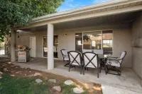 Zion Desert "Cruise" House - private pool, hot tub & game room
