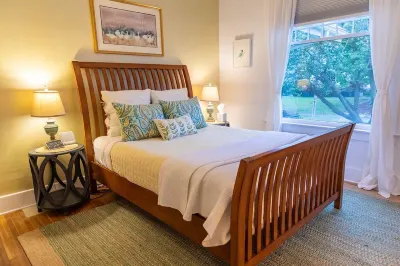Historic Bungalow 3 bed, 3 bath near Whitman College and downtown Walla Walla. Các khách sạn gần Sân bay cấp vùng Walla Walla