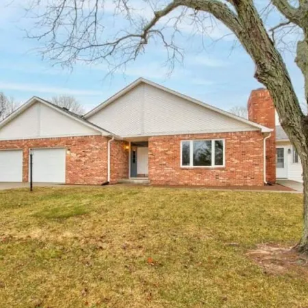 30 acre park in your back yard!