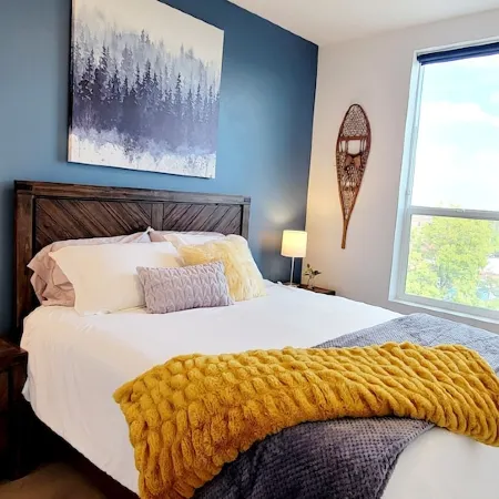 Bozeman Winter Getaway: Heated Garage + Mountain Views!