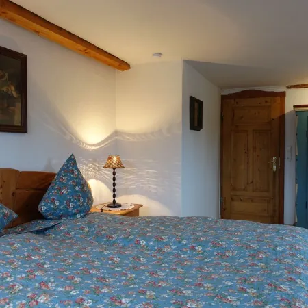 Lovingly modernized, exclusive apartment in a historic farmhouse